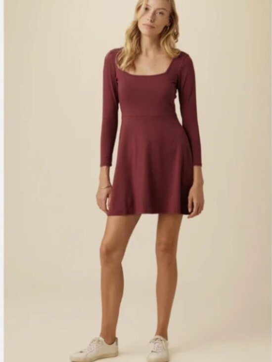 Amour Vert Dresses & Skirts - Amour Vert Braylee Reverie Dress Womens Medium Red Pomegranate Mini NEW $148